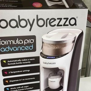 Baby brezza dispenser. Gentle use. Excellent condition in box.